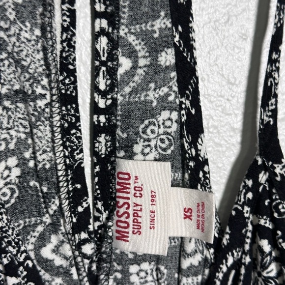 Mossimo Supply Co Women Sleeveless Black Print Tank Top size XS. - Picture 4 of 7